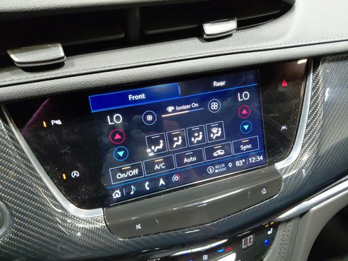 Used 2024 Cadillac XT6 Sport w/ LPO, Floor Liner Package AWD/4WD image 42