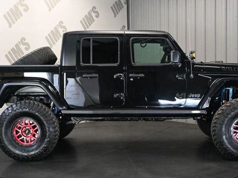 Used 2023 Jeep Gladiator Sport AWD/4WD image 4