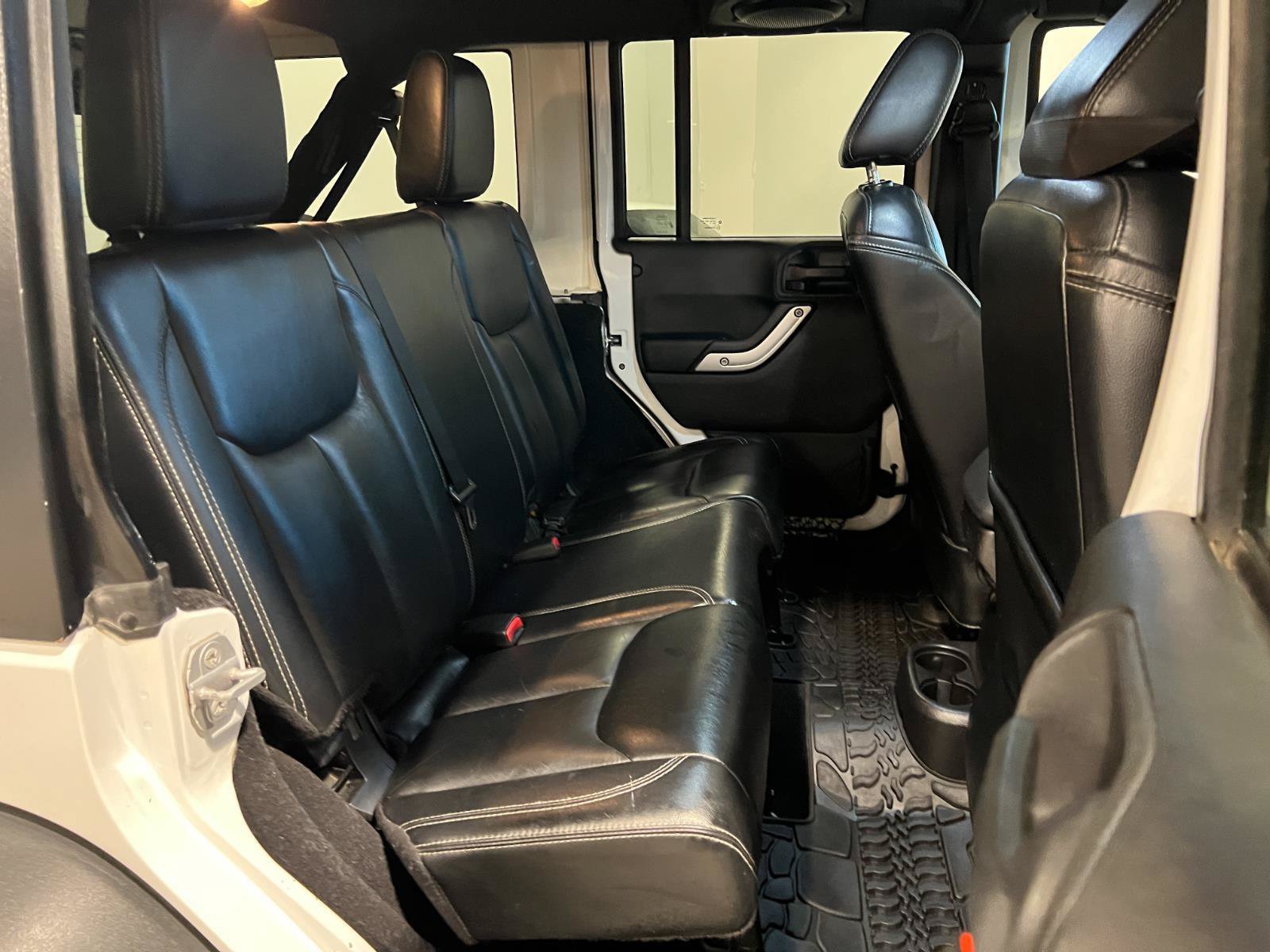 Used 2014 Jeep Wrangler Unlimited Rubicon w/ Dual Top Group AWD/4WD image 27