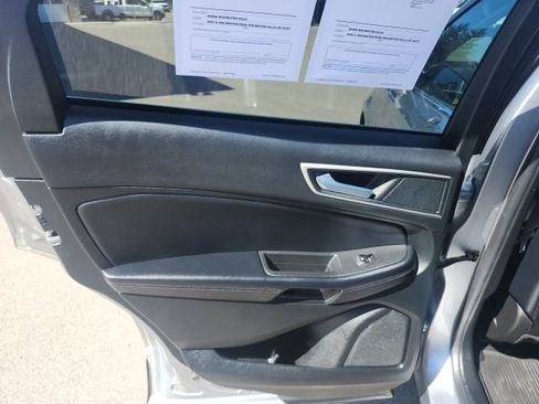 Used 2023 Ford Edge SEL w/ Convenience Package image 16