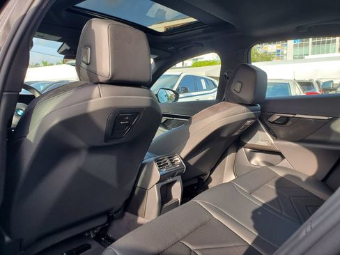 Used 2025 BMW 530i RWD image 11