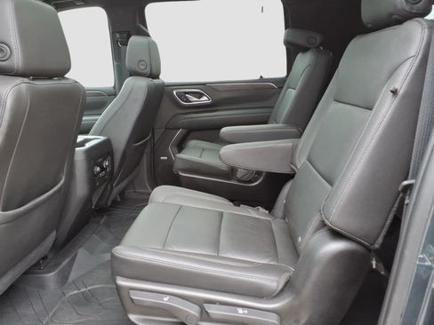 Used 2021 Chevrolet Suburban Z71 w/ Z71 Signature Package AWD/4WD image 17