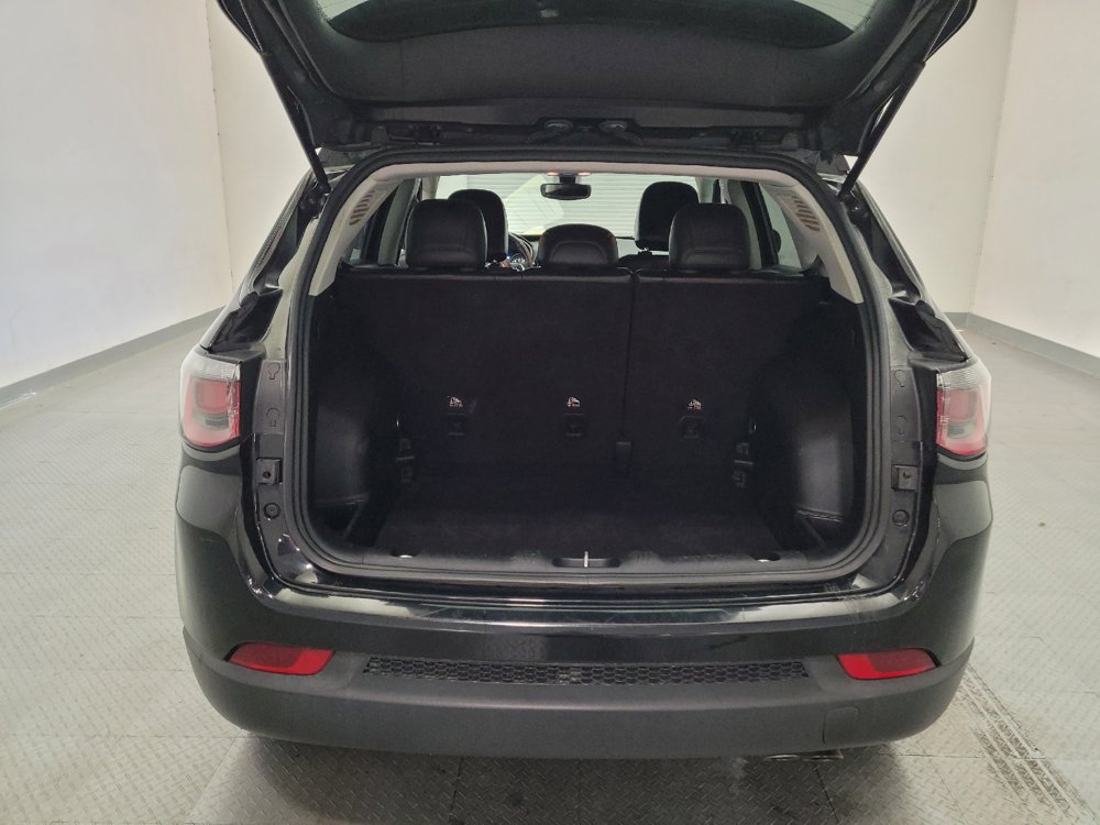 Used 2018 Jeep Compass Latitude w/ Popular Equipment Group FWD image 29
