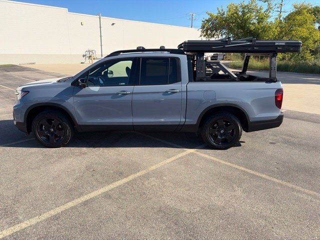 Used 2025 Honda Ridgeline Black Edition image 3