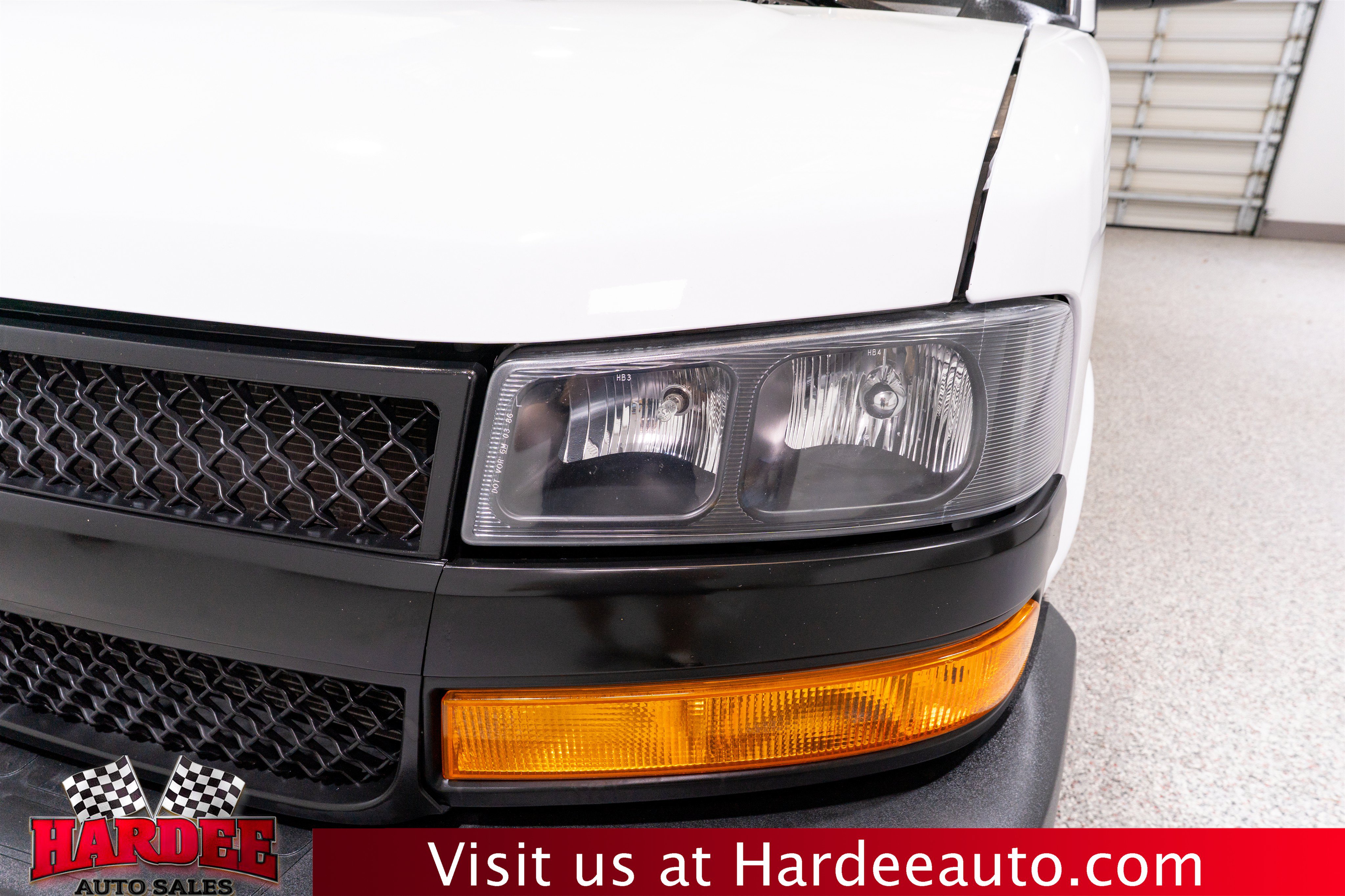 Used 2023 Chevrolet Express 2500 Extended w/ Driver Convenience Package RWD image 8