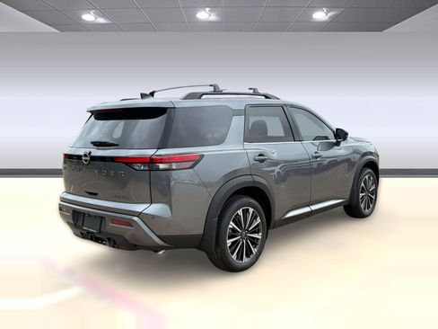 New 2026 Nissan Pathfinder Platinum w/ Cargo Package FWD image 9