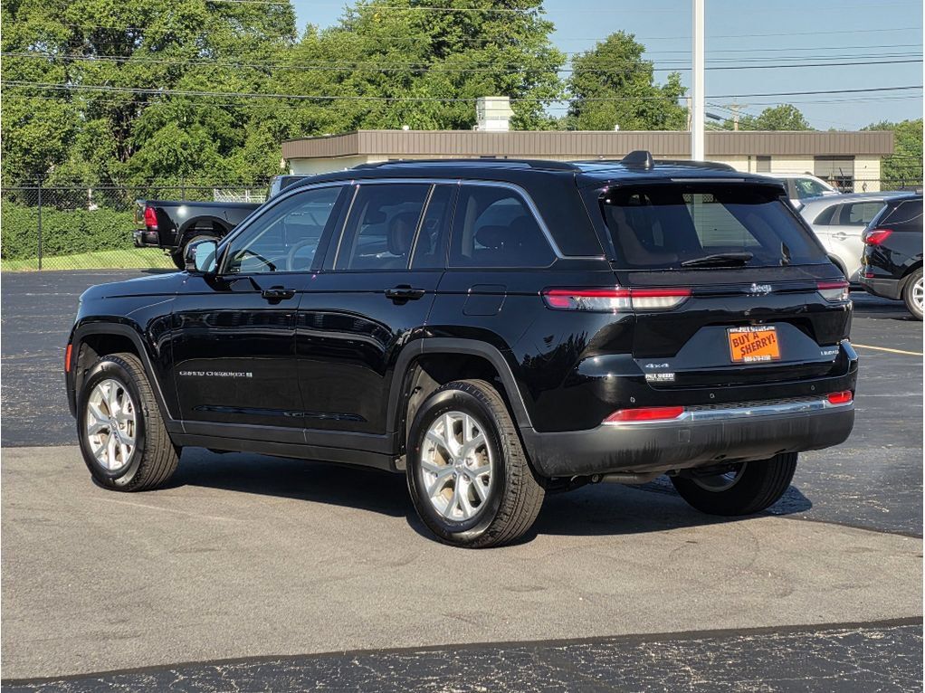 Used 2023 Jeep Grand Cherokee Limited AWD/4WD image 11