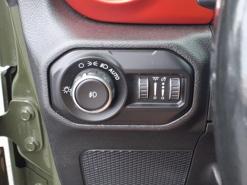 Used 2021 Jeep Wrangler Unlimited Rubicon AWD/4WD image 16
