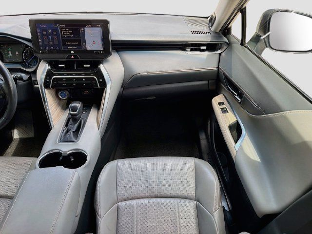 Used 2021 Toyota Venza Limited AWD/4WD image 18