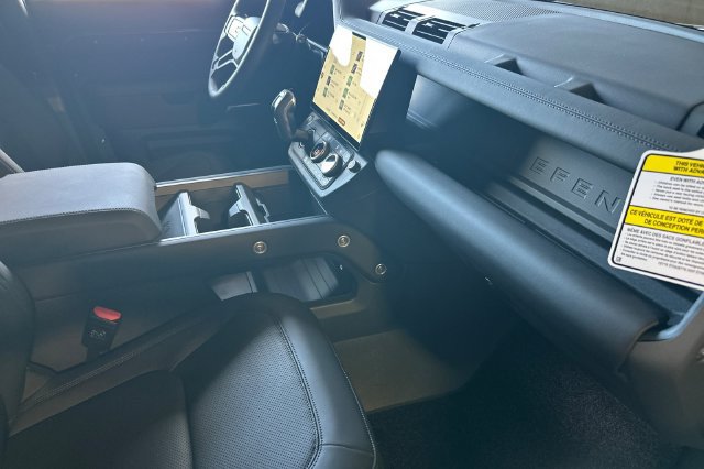 New 2026 Land Rover Defender 110 S AWD/4WD image 15