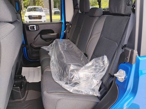 New 2025 Jeep Gladiator Sport image 14