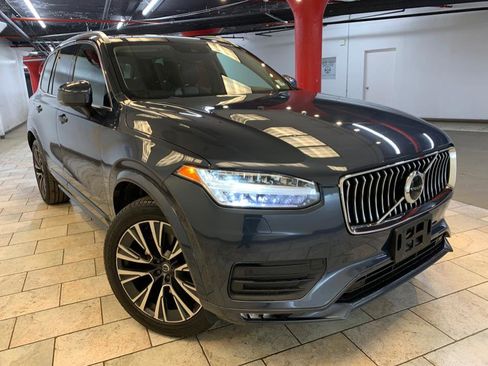 Used 2022 Volvo XC90 T6 Momentum w/ Climate Package image 3