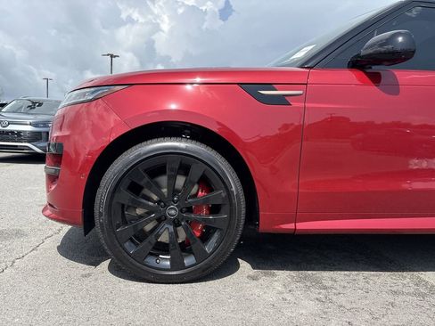 New 2025 Land Rover Range Rover Sport Dynamic SE image 11