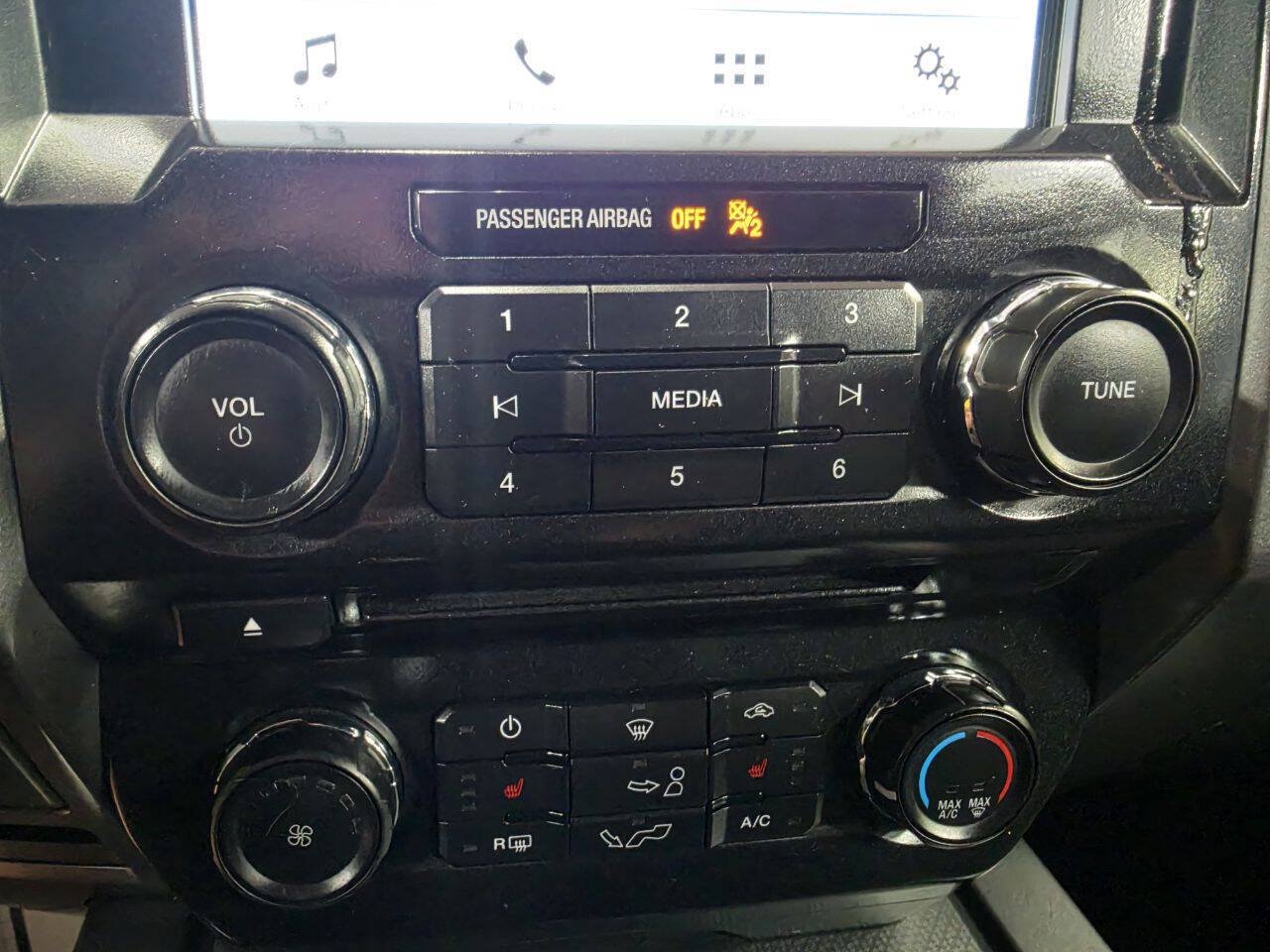 Used 2016 Ford F150 XLT w/ Equipment Group 302A Luxury AWD/4WD image 37