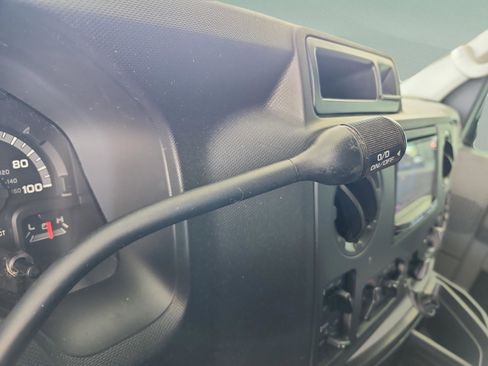 Used 2013 Ford E-350 and Econoline 350 XLT image 15