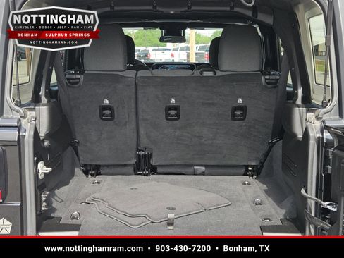 Used 2024 Jeep Wrangler Unlimited Rubicon AWD/4WD image 8