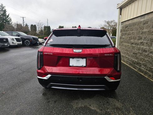 New 2026 Cadillac Optiq Luxury 1 image 6