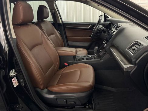 Used 2019 Subaru Outback 2.5i Touring AWD/4WD image 12