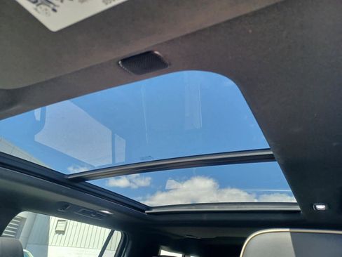 Used 2023 GMC Yukon XL SLT image 22