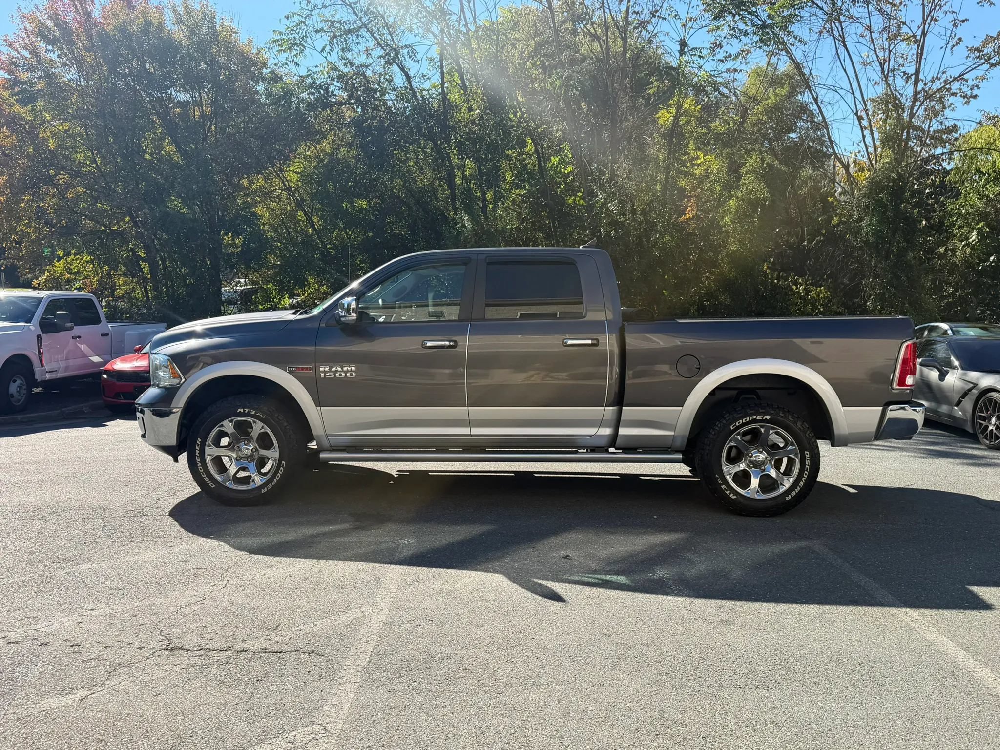 Used 2016 RAM 1500 Laramie w/ Convenience Group AWD/4WD image 4