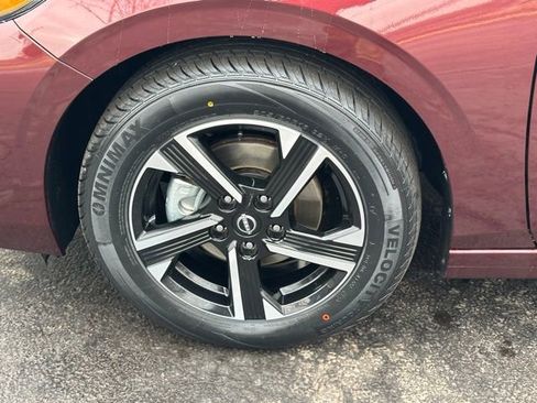 Certified 2024 Nissan Sentra SV image 10