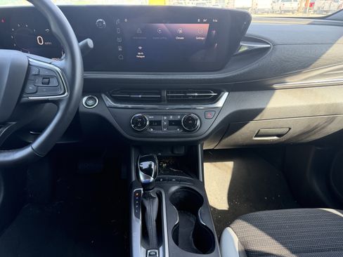 Used 2024 Buick Envista Preferred w/ Convenience I Package FWD image 19