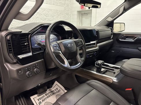 Used 2024 Chevrolet Silverado 1500 LT Trail Boss w/ LT Trail Boss Premium Package image 17