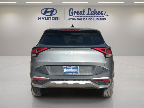 Used 2023 Kia Sportage LX image 4