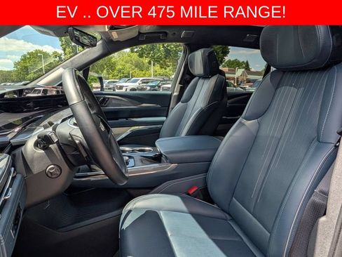 Used 2025 Cadillac Escalade IQ Luxury 2 w/ LPO, Premium Carpet Package AWD/4WD image 36