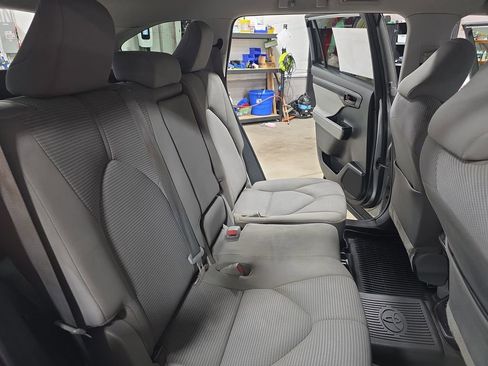 Used 2021 Toyota Highlander L image 11