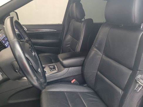 Used 2020 Jeep Grand Cherokee Limited w/ Trailer Tow Group IV image 17