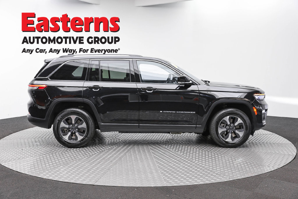 Used 2023 Jeep Grand Cherokee 4WD 4xe image 5
