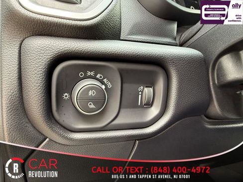 Used 2024 RAM 3500 Big Horn image 36