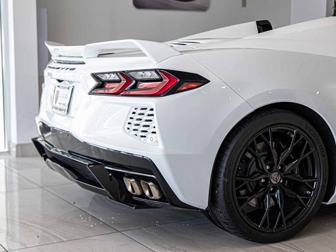Used 2023 Chevrolet Corvette Stingray w/ Z51 Performance Package image 12