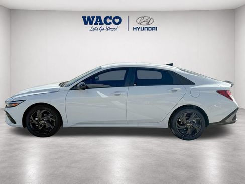 Used 2026 Hyundai Elantra SEL Sport Premium FWD image 4