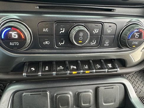 Used 2015 Chevrolet Silverado 2500 LTZ w/ LTZ Plus Package image 34