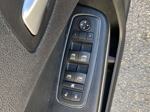Used 2015 Dodge Charger SE w/ Popular Equipment Group RWD image 17