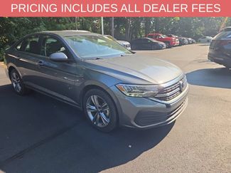 Used 2024 Volkswagen Jetta SE FWD video 1