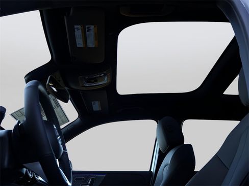 Certified 2025 Mercedes-Benz GLB 250 4MATIC image 39