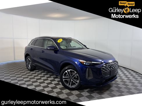 Used 2025 Audi Q5 Premium Plus w/ Premium Plus AWD/4WD image 1