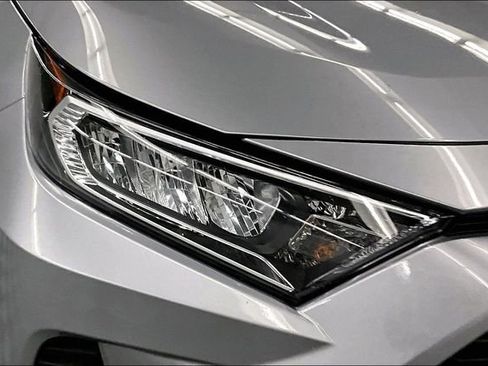 Used 2021 Toyota RAV4 XLE image 30
