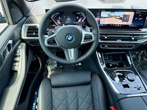 New 2026 BMW X5 xDrive50e w/ M Sport Package AWD/4WD image 17