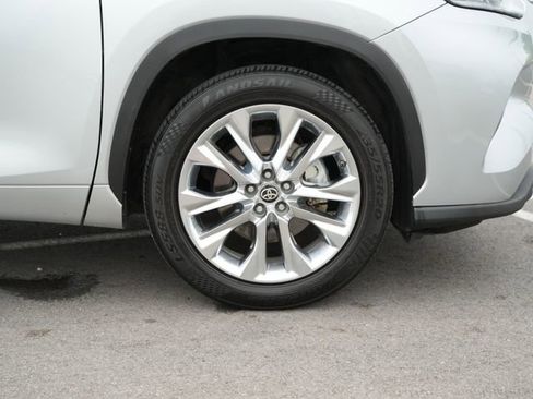 Used 2020 Toyota Highlander Limited FWD image 44