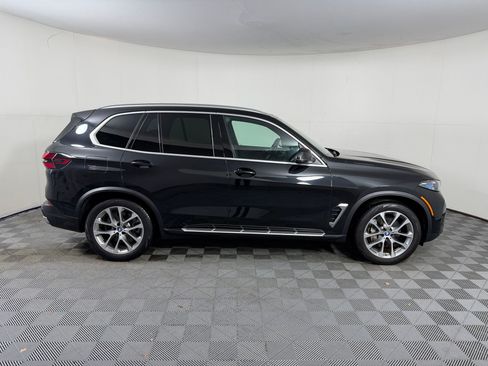 Used 2025 BMW X5 xDrive50e AWD/4WD image 8