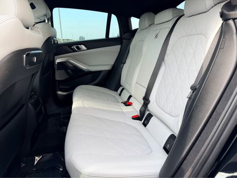 Used 2024 BMW X6 xDrive40i w/ Parking Assistance Package image 19