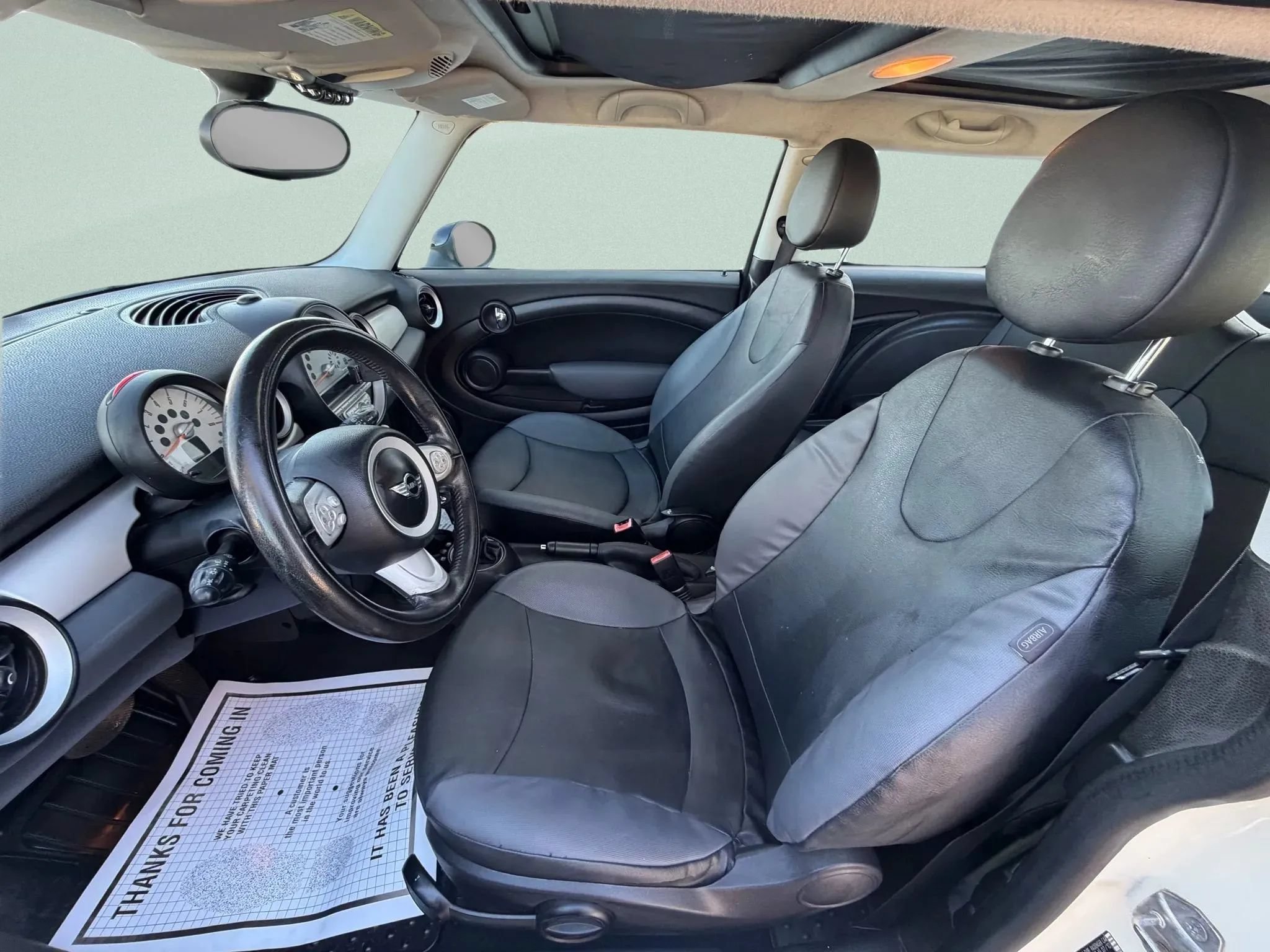 Used 2010 MINI Cooper Hardtop FWD image 18