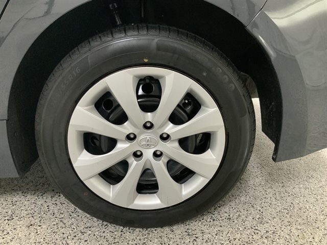 Used 2025 Toyota Corolla LE FWD image 10