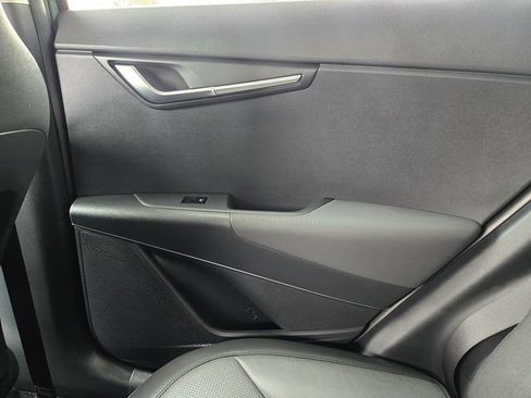 New 2026 Kia Niro SX Touring FWD image 7