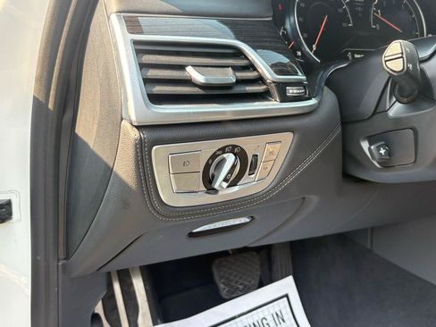 Used 2016 BMW 750i xDrive AWD/4WD image 17