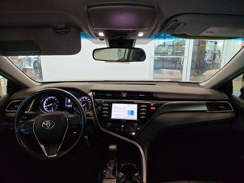 Used 2020 Toyota Camry SE FWD image 27
